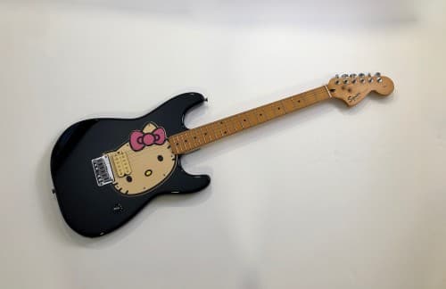 Squier Stratocaster Hello Kitty 2006 - Image 1