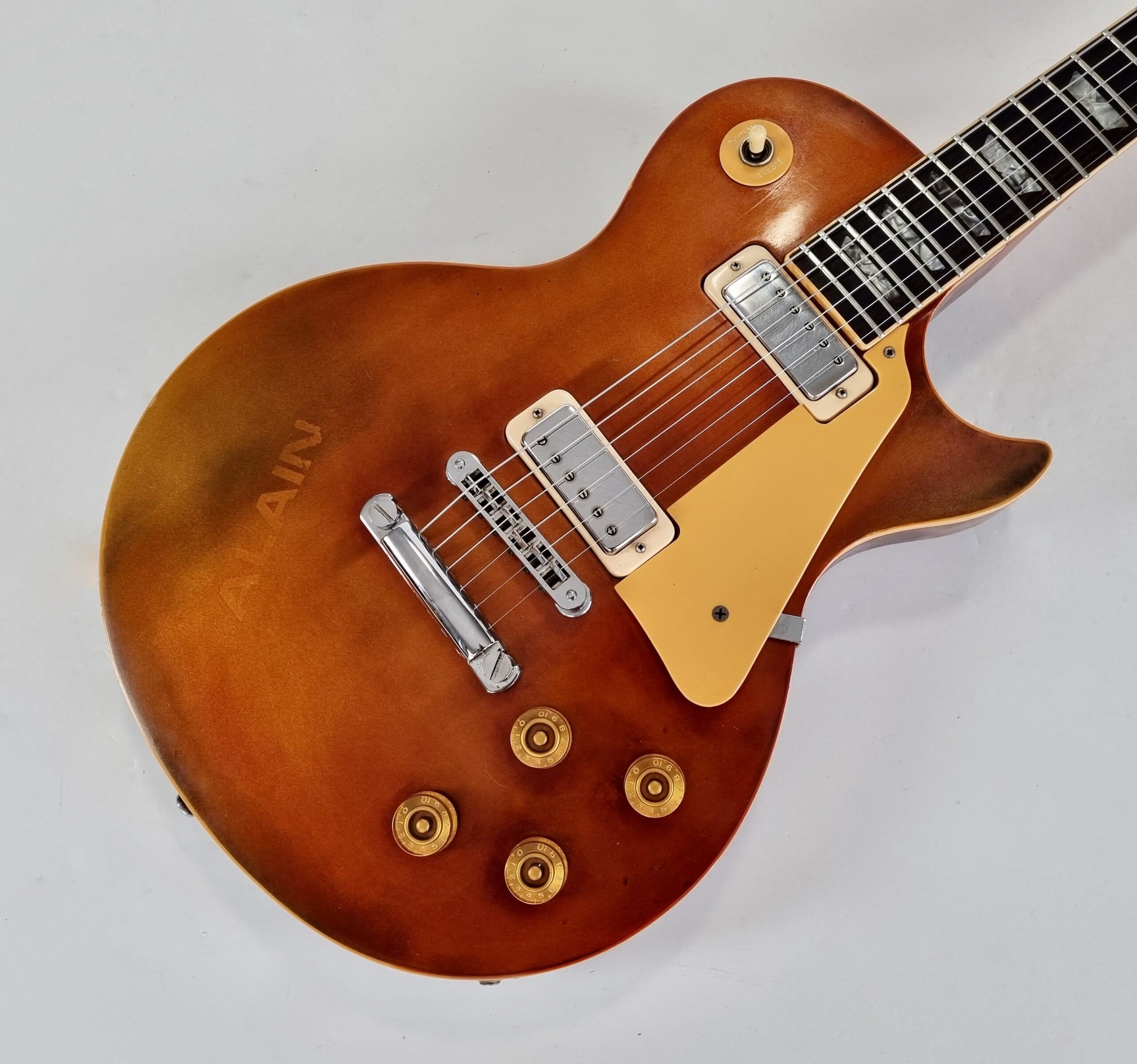 Gibson Les Paul Deluxe 1979 Goldtop « Alain » - Thumbnail 3