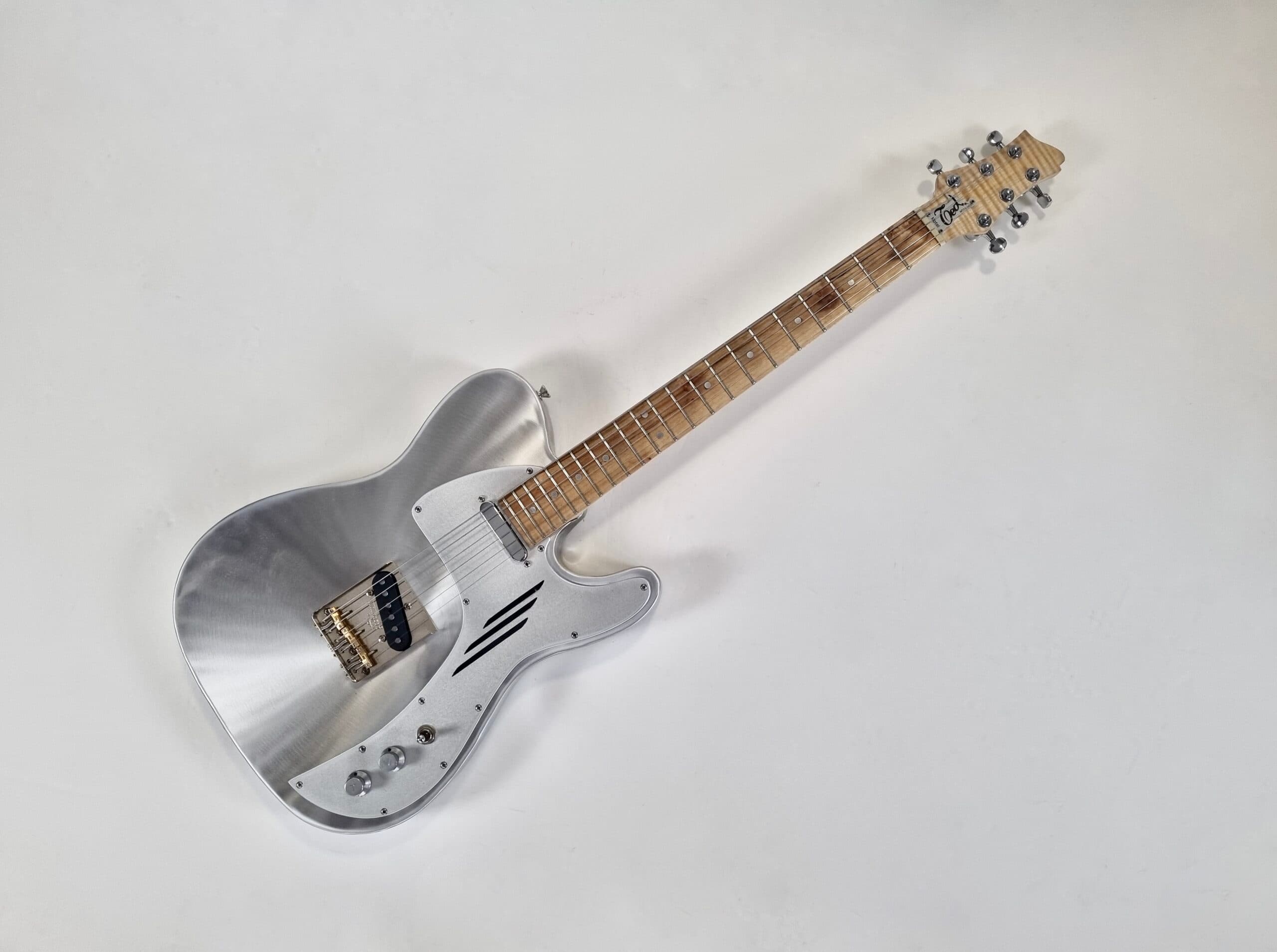 Ted Guitar Motel 2023 Alu - Image 1