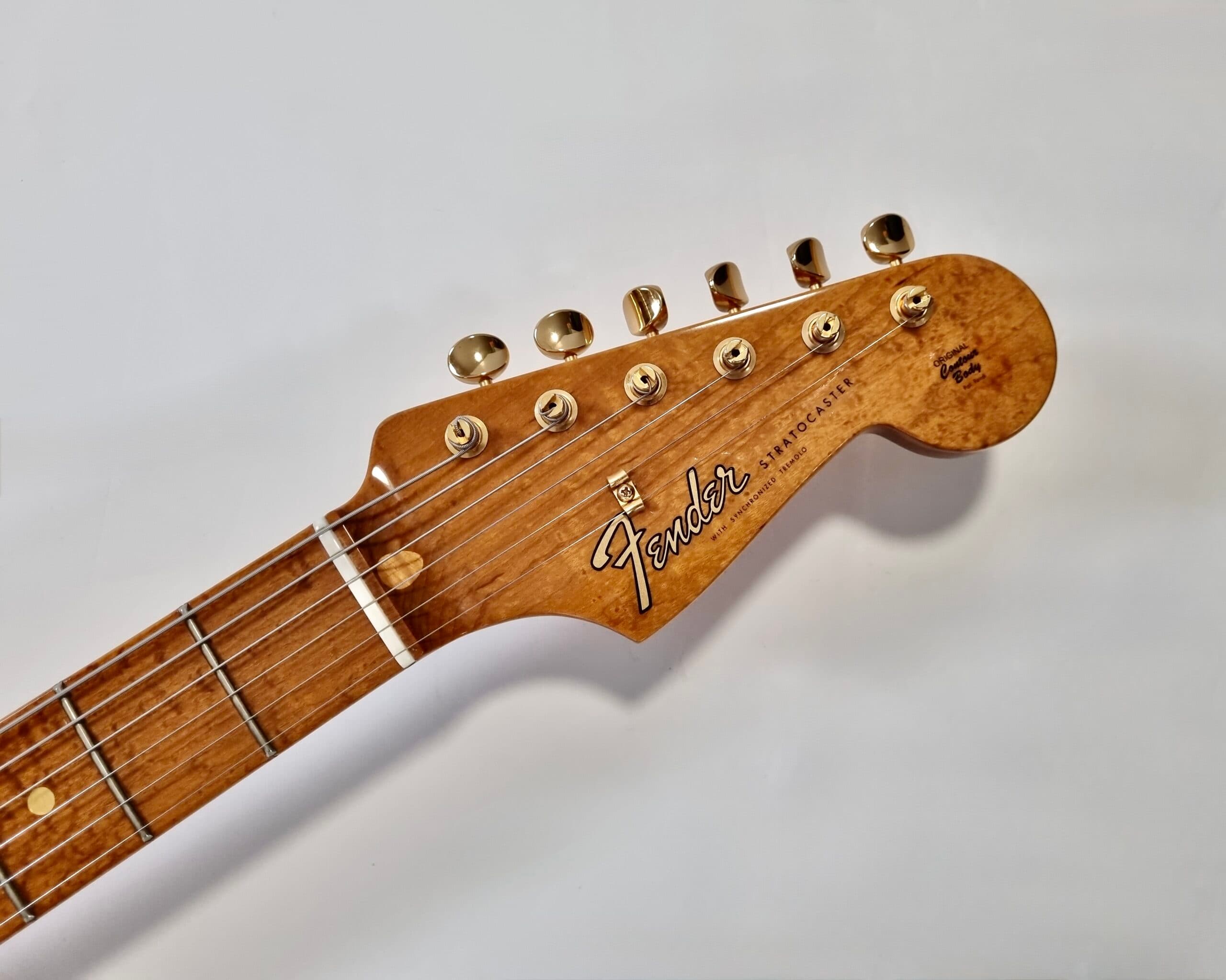 Fender Stratocaster Artisan Claro Walnut 2016 Custom Shop Amber Tinted - Thumbnail 2