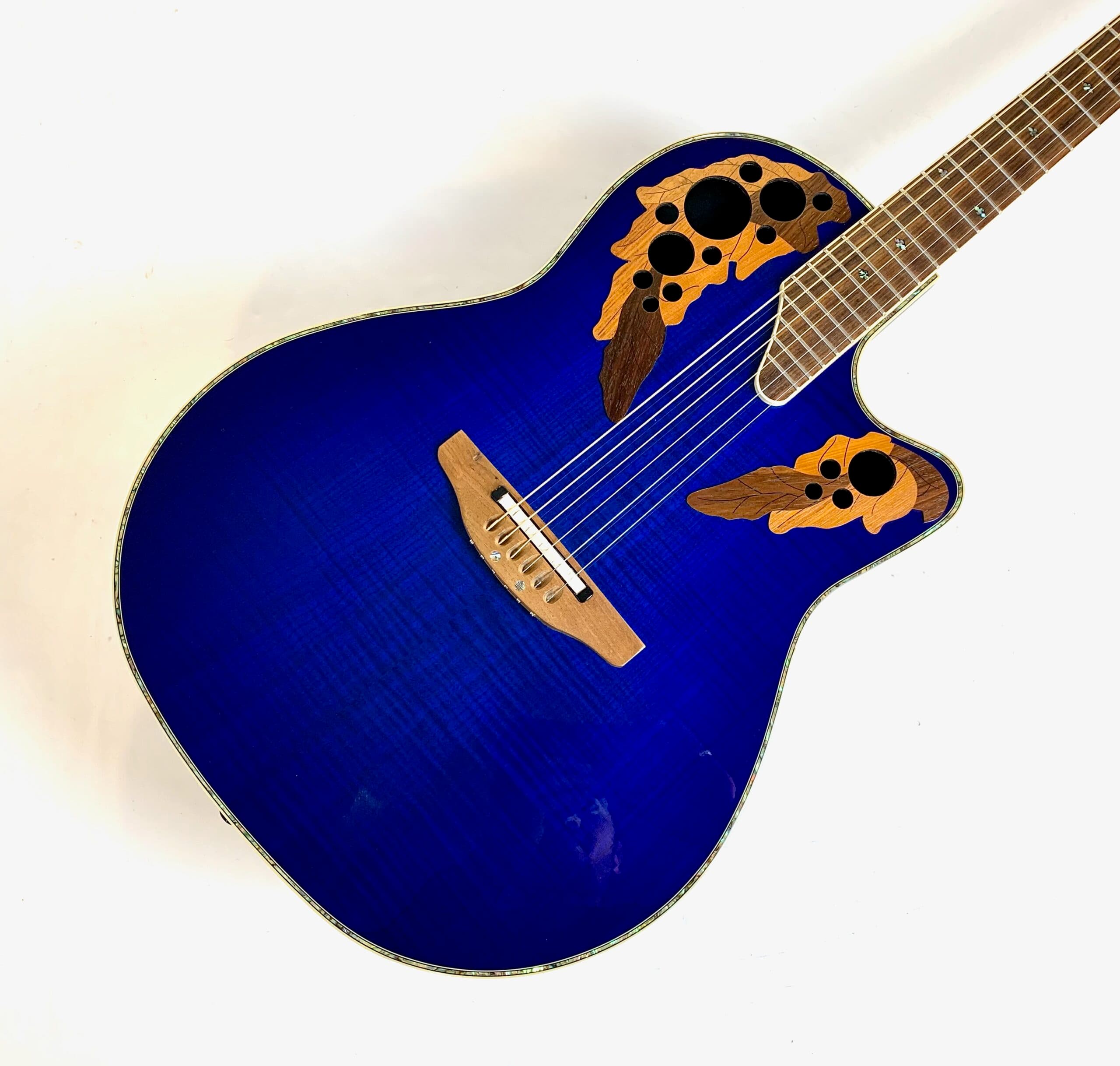 Ovation Celebrity Deluxe CDX44 Transparent Blueburst - Thumbnail 3