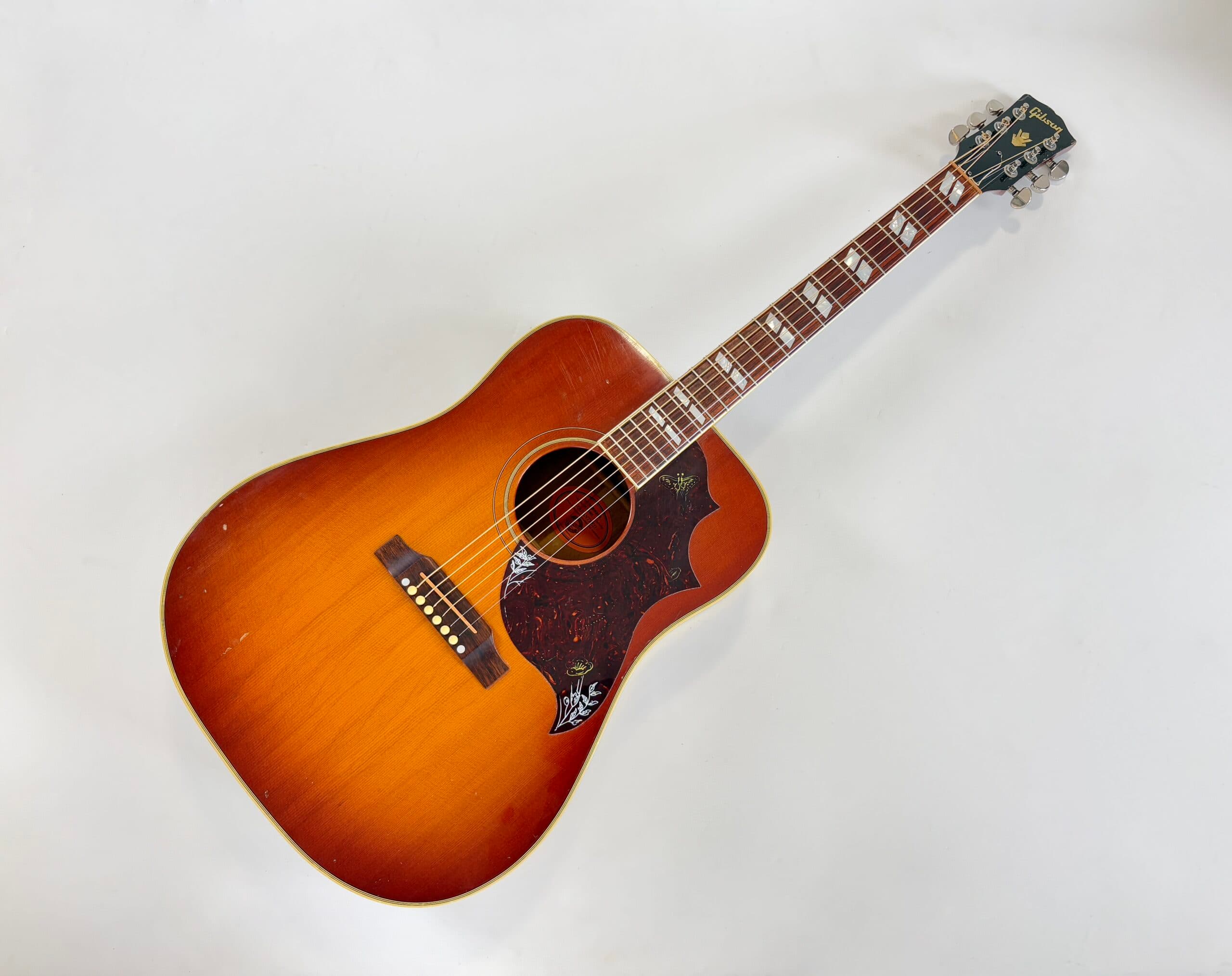 Gibson Hummingbird 2001 Vintage Cherry Sunburst - Image 1
