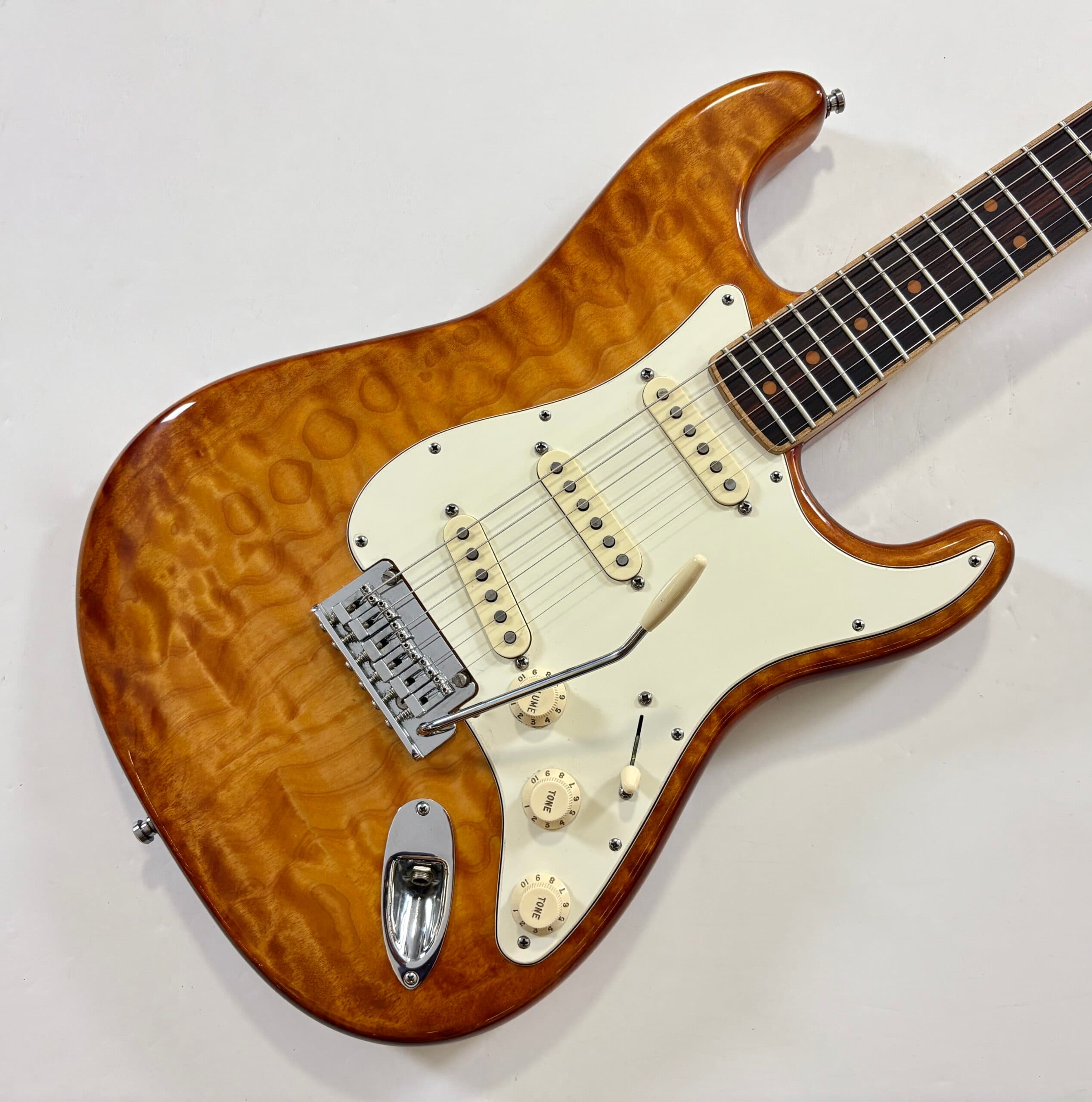 Fender Stratocaster American Select Exotic Quilt 2013 Ice Tea Burst - Thumbnail 3