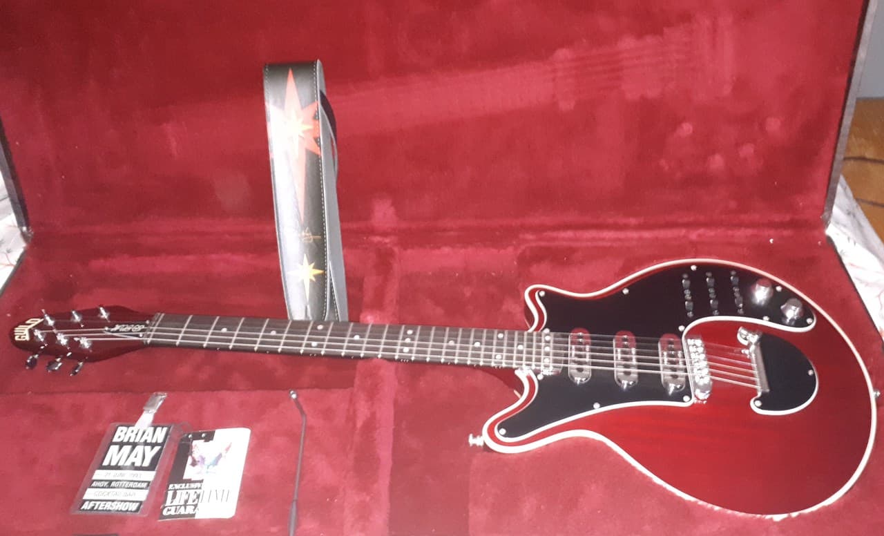 Guild USA BM01 Brian May Pro Signature Model with Original Case - Thumbnail 3
