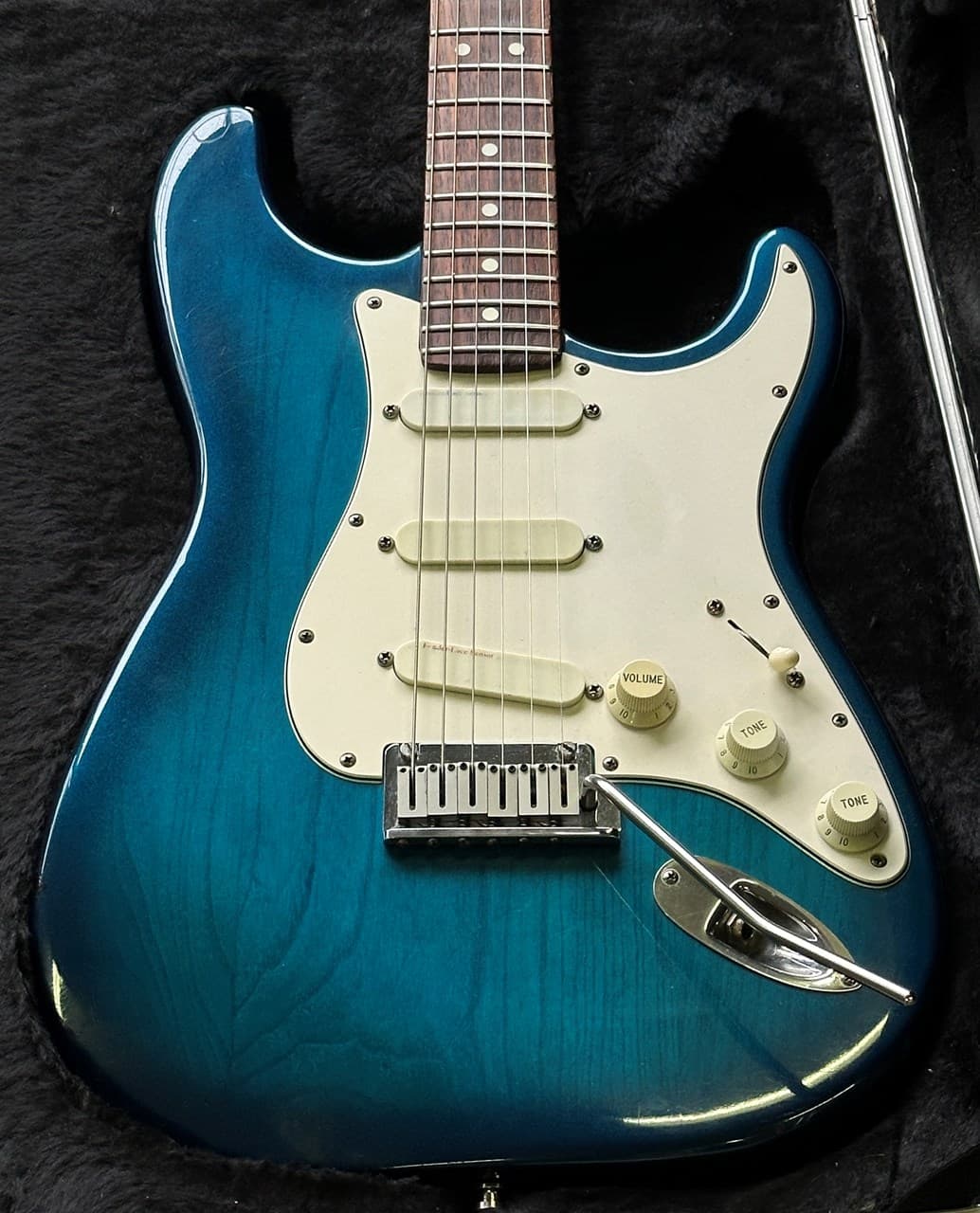 Fender Stratocaster Plus Aqua Blue Burst with Original Case. - Thumbnail 2