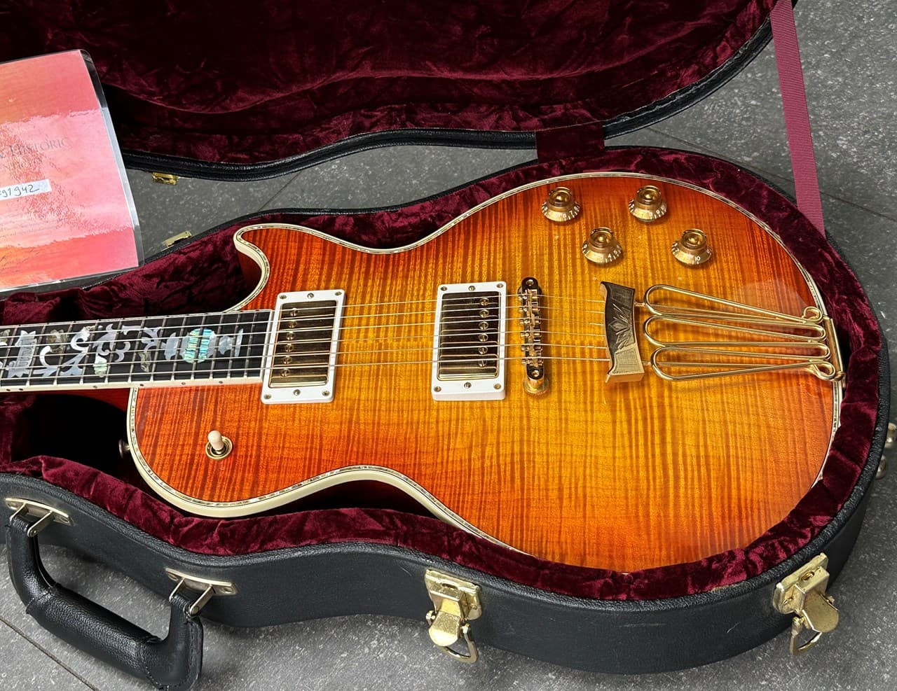 Gibson Les Paul Ultima Tree of Life Inlays & Flamed Maple Top - Thumbnail 3