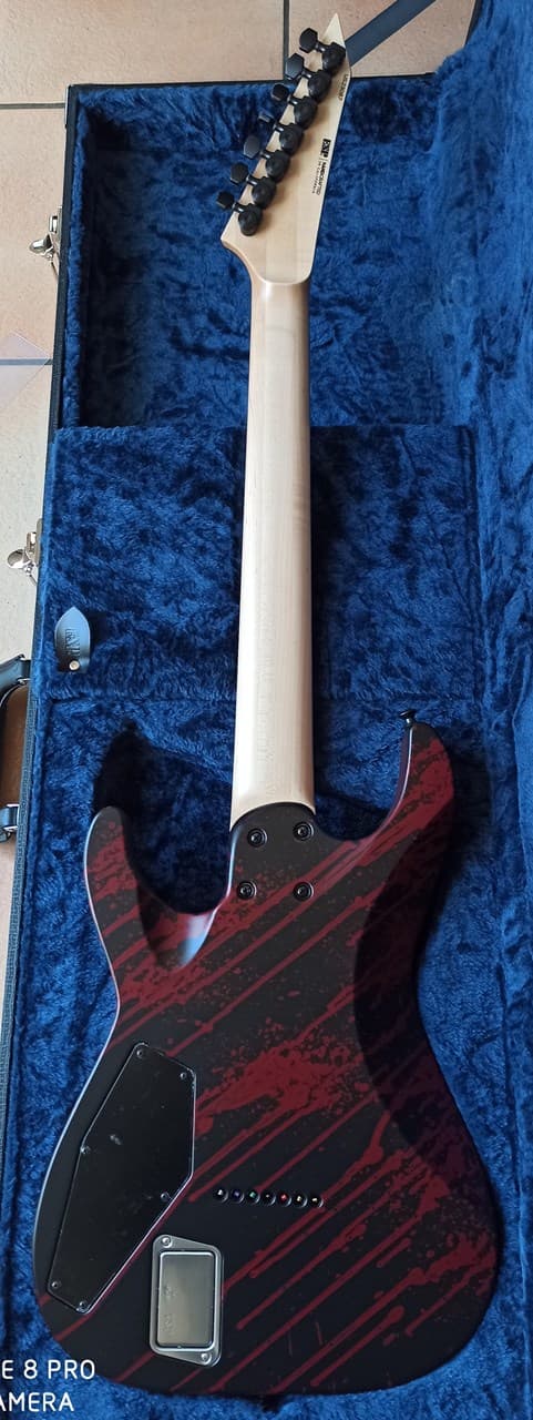 ESP USA M-7 Hardtail Baritone Blood Splatter Black Satin Mint - Thumbnail 3