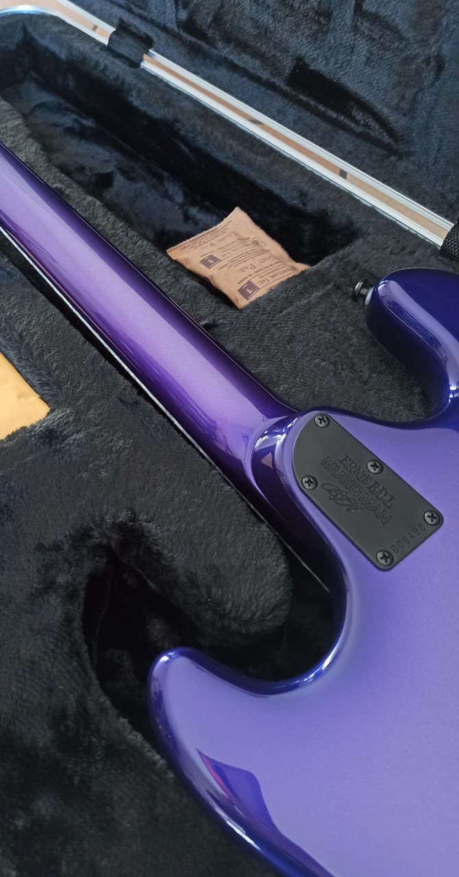 Music Man BFR Stingray HT Plum Crazy Only 80 Made Mint - Thumbnail 3