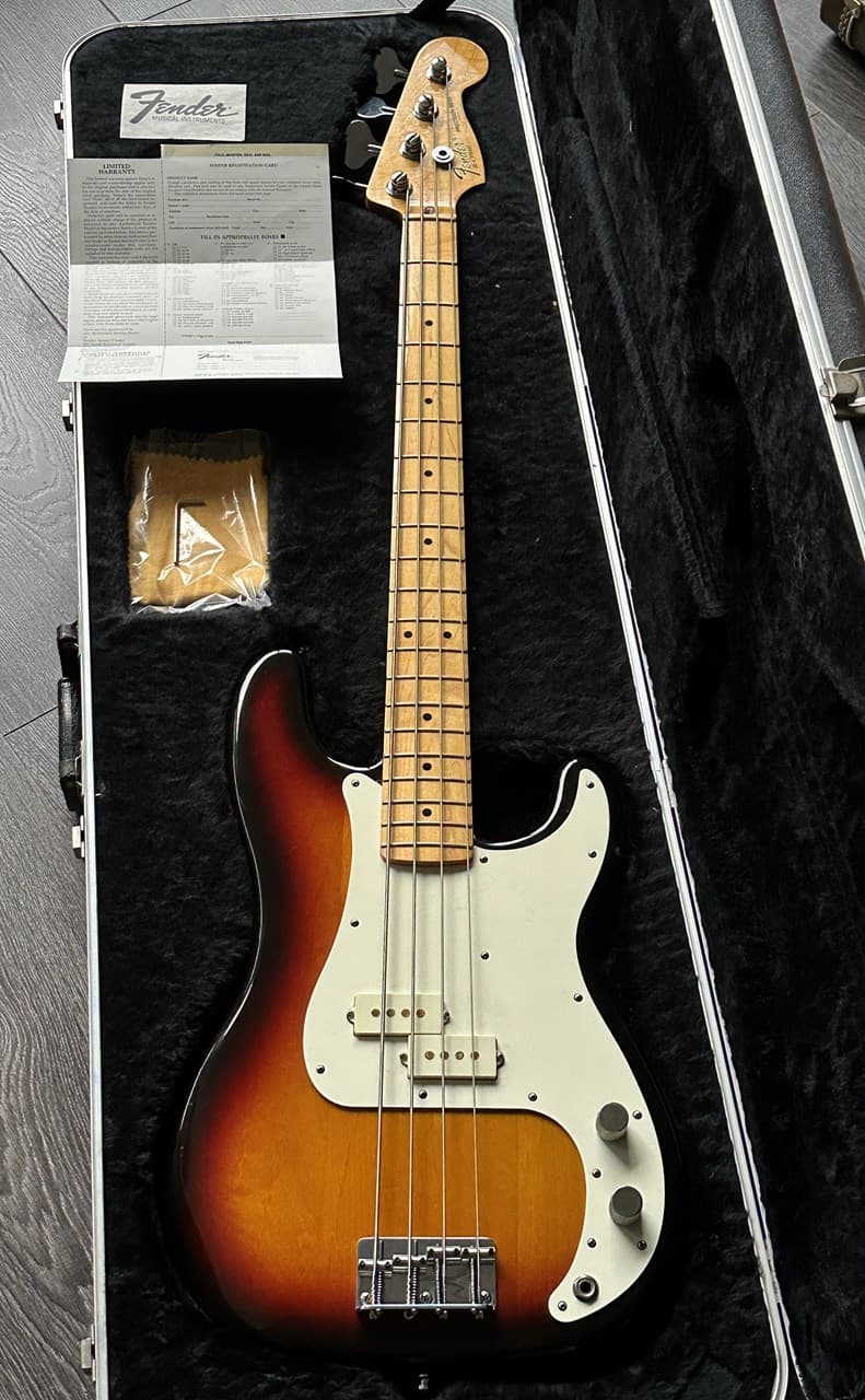 1983 Fender USA Precision Bass Sunburst with Papers & Case - Thumbnail 2