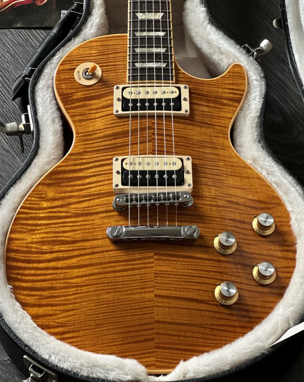 2010 Gibson Les Paul AFD Slash Limited Edition of 600 - Thumbnail 2