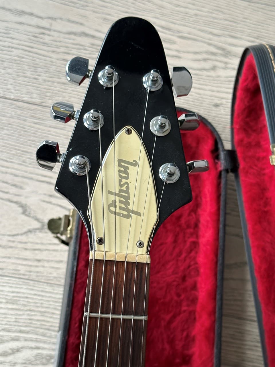 1976 Gibson Flying V Kirk Hammett specs with Original Case - Thumbnail 3