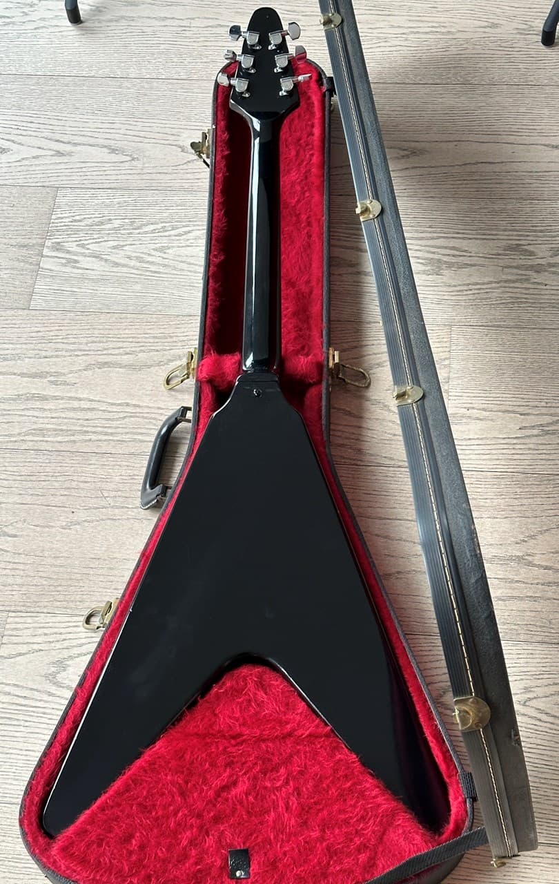 1976 Gibson Flying V Kirk Hammett specs with Original Case - Thumbnail 2