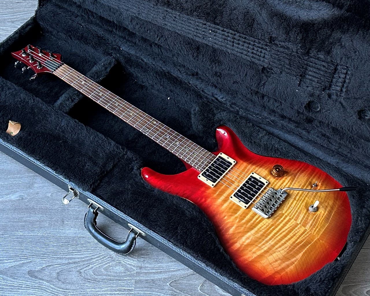 1990 PRS Paul Reed Smith Custom 24 with a Wild Maple Top - Thumbnail 2