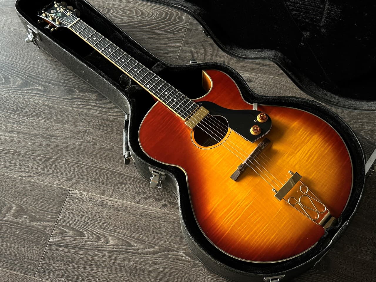 Washburn J-4 Hollowbody Archtop Flamed Maple Body - Thumbnail 3